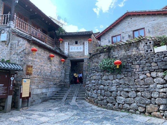 记者:广州队与球员达成协议获准入,这是目前各俱乐部通用操作